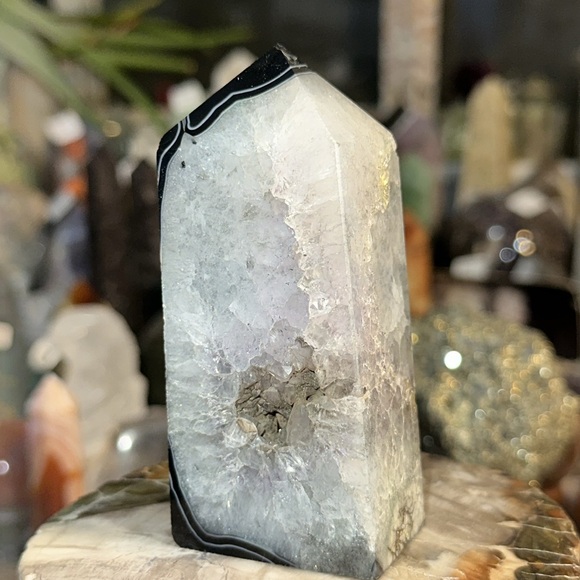 🎄SALE🎄Agate 4 Sided Crystal Point With Druzy! - Picture 8 of 14